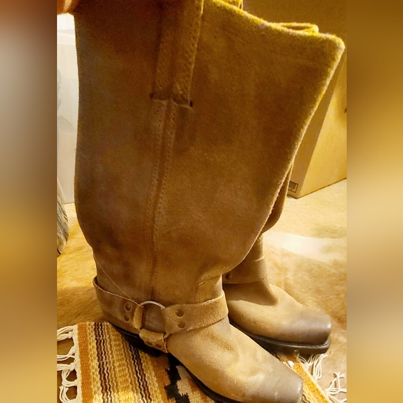Frye Tan Suede Leather Women's Boots - Picture 1 of 11